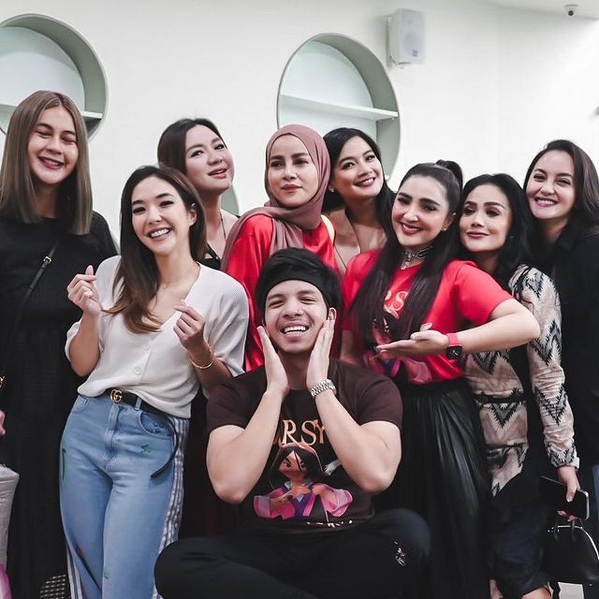 Arsy Hermansyah sedang berbahagia merayakan ulang tahunnya yang ke 7&period; Yuk kita intip potretnya&excl;