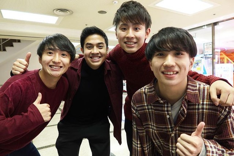 7 Potret Tampan Jerome Polin YouTuber Indonesia Kuliah di Jepang Jerome Polin YouTuber asal Indonesia yang kuliah di Jepang kini pulang ke Indonesia jadi sorotan. Yuk intip potretnya!