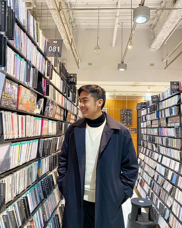 7 Potret Tampan Jerome Polin YouTuber Indonesia Kuliah di Jepang Jerome Polin YouTuber asal Indonesia yang kuliah di Jepang kini pulang ke Indonesia jadi sorotan. Yuk intip potretnya!