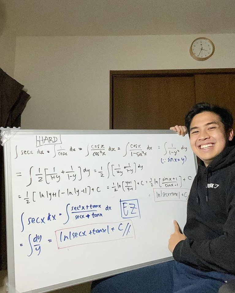 7 Potret Tampan Jerome Polin YouTuber Indonesia Kuliah di Jepang Jerome Polin YouTuber asal Indonesia yang kuliah di Jepang kini pulang ke Indonesia jadi sorotan. Yuk intip potretnya!