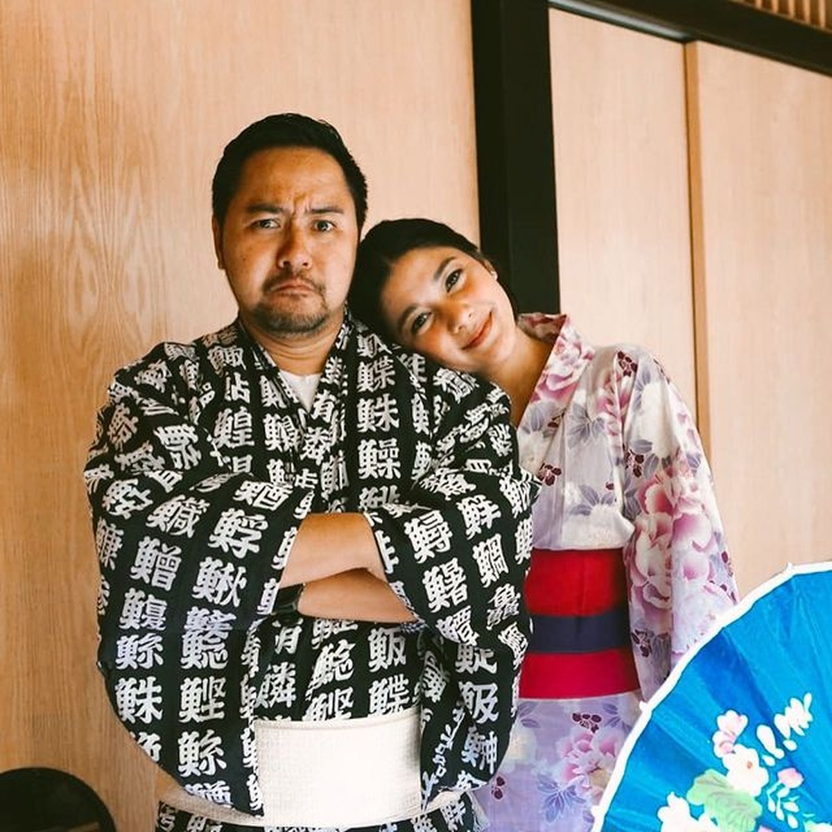 Naysilla Mirdad ramai disebut akan mualaf karena diisukan akan segera menikah dengan kekasihnya yang beda agama&period; Yuk intip&excl;