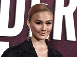 Dompet Agnez Mo Jadi Sorotan, Bikin Geleng-geleng Kepala
