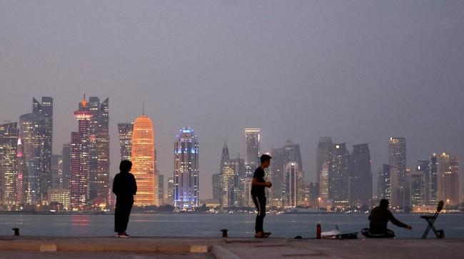 5 negara dengan mayoritas penduduk muslim terkaya di dunia, seperti Qatar, UEA, dan Brunei, mencatat kekayaan dari sumber minyak dan gas alam.