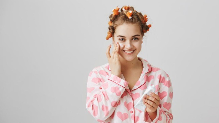 7 Kandungan Skincare Ini Bisa Bantu Merawat Kulit Berjerawat, Cek... Produk Skincare yang Kamu Pakai Memilikinya? 7 Kandungan Skincare Ini Bisa Bantu Merawat Kulit Berjerawat, Cek... Produk Skincare yang Kamu Pakai Memilikinya?