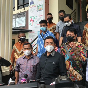 Haji Faisal Somasi Pihak yang Fitnah Fuji sebagai 'Pelakor', Siapa?