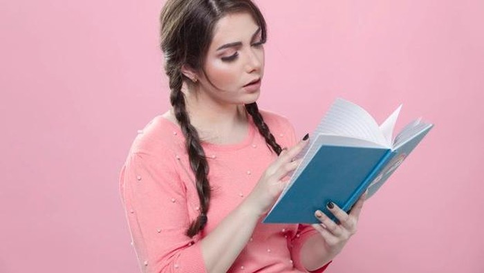 5 Kata Asing Ini Sudah Masuk ke Dalam KBBI, Salah Satunya 'Cie'! Sudah Tahu?