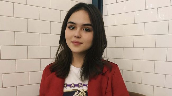 Manoj Punjabi Ketemu Keluarga Laura Anna, Netizen Minta Dibikin Film Manoj Punjabi bertemu keluarga mendiang Laura Anna. Netizen minta kisah Laura Anna dibuat menjadi film.