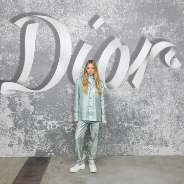 img-title Potret Gaya Selebriti Hadir di Fashion Show Dior Men Fall 2022 di London! Ada Sehun