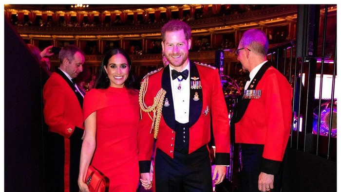 Beda Gaya Para Putri Kerajaan Pakai Gaun Model Jubah! Ada Kate Middleton dan Meghan Markle Beda Gaya Para Putri Kerajaan Pakai Gaun Model Jubah! Ada Kate Middleton dan Meghan Markle