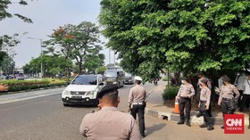 2 Orang Naik Mobil Plat RFP Ditangkap saat Sidang Munarman