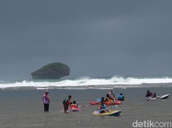 Waspada! Gelombang Tinggi Perairan Selatan Cilacap-Jogja 3 Hari ke Depan