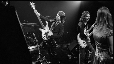 Bass Paul McCartney Pecahkan Rekor Lelang Termahal di Dunia