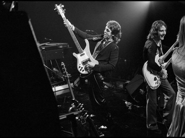Kisah Pencurian Bass Hofner Legendaris Paul McCartney Bakal Diangkat Jadi Film
