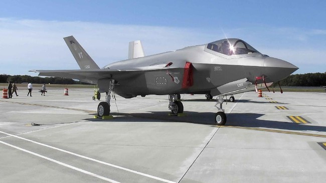 Thailand dikabarkan tertarik membeli jet tempur canggih F-35 AS, namun ambisi itu bisa kandas karena kedekatan Bangkok dengan China.
