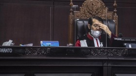 Koalisi Warga Desak Anwar Usman Mundur Usai Kabulkan Gugatan di MK