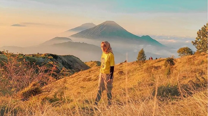 Serasa di Atas Awan, Berikut 5 Gunung Terindah di Indonesia yang Ramah buat Pendaki Pemula