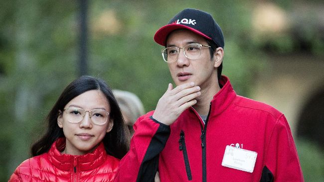 Wang Leehom mengonfirmasi bercerai dari istrinya, Li Jinglei. Mereka telah menikah delapan tahun dan memiliki dua putri serta satu putra.