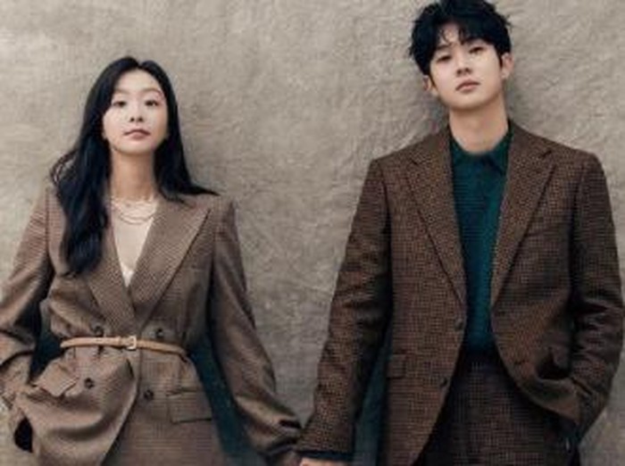 Perempuan yang mendapatkan penghargaan sebagai Best New Actress (2020) ini akhirnya kembali menyapa penggemar lewat drama terbarunya yang berjudul Our Beloved Summer, berpasangan dengan aktor Choi Woo Shik./ foto: instagram.com/d_a___m_i