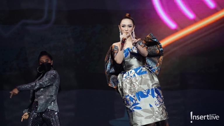 Zaskia Gotik Zaskia Gotik