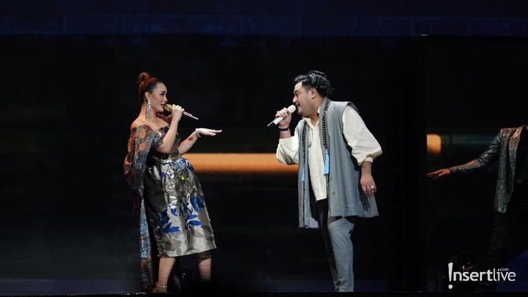 Zaskia Gotik dan Nassar Zaskia Gotik dan Nassar