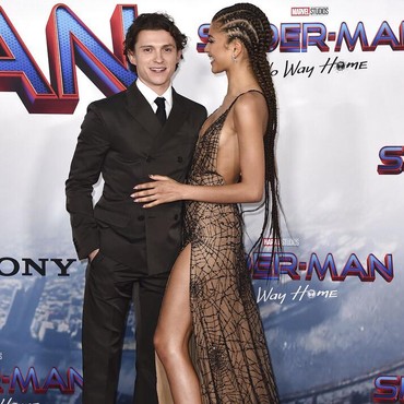 Tom Holland Bantah Isu Beli Rumah Mewah untuk Ditinggali dengan Zendaya