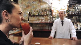 FOTO: Menikmati Bloody Mary, Koktail Legendaris Berusia 100 Tahun