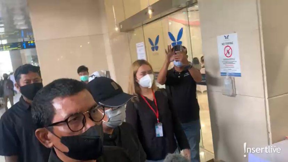 Asep Yusman&comma; ayah Gaga Muhammad mendatangi rumah duka didampingi pengacara dan teman-temannya&period; Yuk intip&excl;