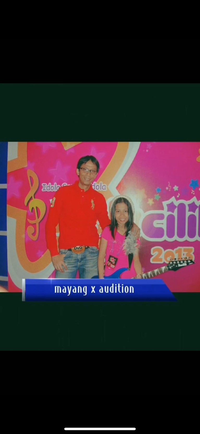 Media sosial dihebohkan oleh foto lawas Mayang adik mendiang Vanessa Angel saat ikut audisi nyanyi. Yuk intip!
