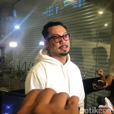 Denny Sumargo Sebut Sepatu Laura Anna Ketinggalan di Rumahnya