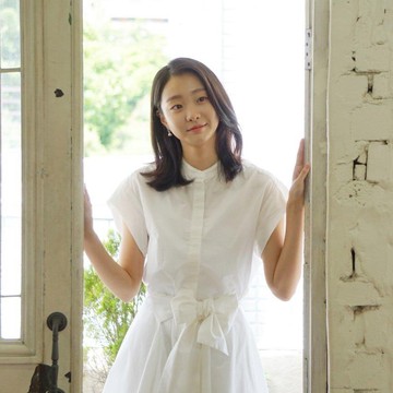 img-title Selain Our Beloved Summer, Ini Deretan Film dan Drama yang Dibintangi Kim Da Mi!