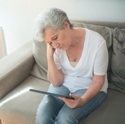 Kesedihan Berlebih saat Anak Merantau, Kenali Istilah Empty Nest Syndrome pada Orang Tua