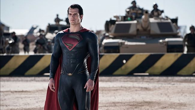 Henry Cavill menceritakan perasaan dan awal mula ia mengenakan kembali kostum Superman dari film Man of Steel (2013).