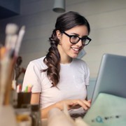 5 Rutinitas di Pagi Hari yang Perlu dilakukan agar Bisa Produktif Seharian, Nggak Lama Scrolling Sosmed Salah Satunya!