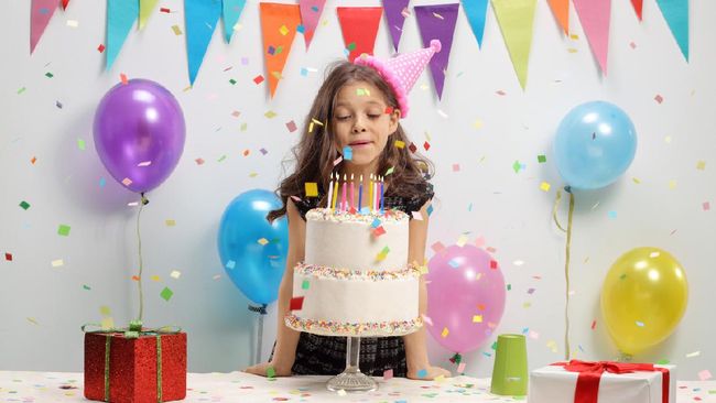 7 Ide Dekorasi Ulang Tahun Sederhana Namun Tetap Menarik Ada beberapa ide dekorasi ulang tahun sederhana namun tetap menarik yang bisa Anda coba, seperti berikut.