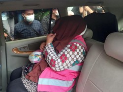 Kejari Tangerang Tahan Tersangka Korupsi Jasa Cleaning Service Rumah Sakit