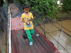 Bila Jembatan Indiana Jones Jaksel Dibongkar, Warga: Kita Lewat Mana Lagi?