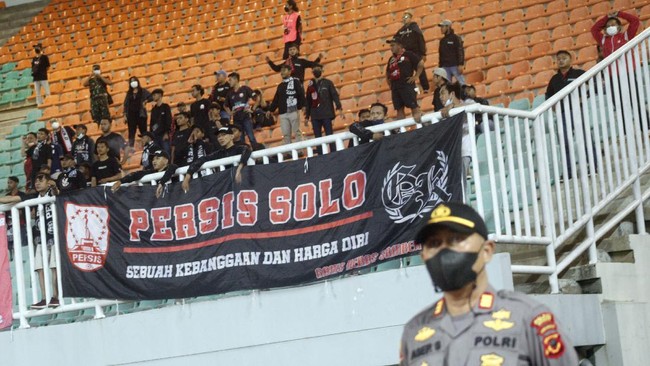 Setelah penantian panjang hampir 2 tahun, teriakan suporter kembali terdengar di stadion pada pertandingan Liga Indonesia.