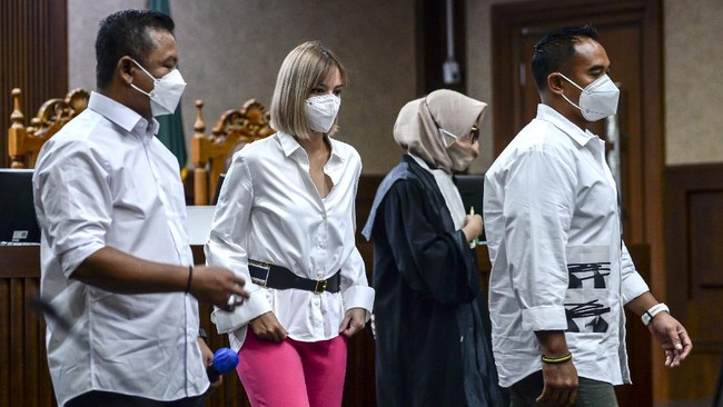 Nia Ramadhani dan suaminya, Ardi Bakrie, akan menjalani sidang tuntutan kasus narkoba di PN Jakpus pada pekan depan.