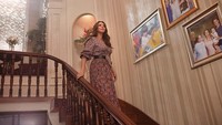 7 Potret Rumah Mewah Shah Rukh Khan, Luas dan Banyak Foto Keluarga Bun