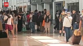 VIDEO: Penumpang Domestik di Bandara Juanda Meningkat Jelang Nataru