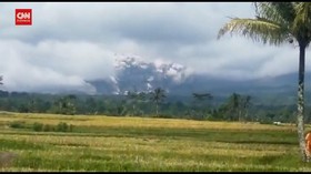 VIDEO: Warga Panik Saat Semeru Kembali Luncurkan Awan Panas Kamis Pagi