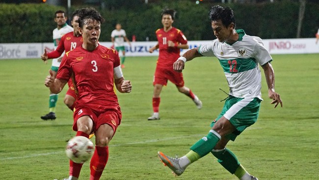 Harga tiket pertandingan Vietnam versus Timnas Indonesia dalam lanjutan Piala AFF 2024 naik tiga kali lipat di tangan calo.