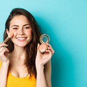 5 Tips Menggunakan Makeup Agar Hasilnya Terlihat Natural, Pemula yang Tidak Ingin Terkesan 'Menor' Wajib Simak!