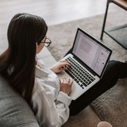 4 Hal Penting dan Bikin Efisien yang Wajib Diketahui Para Pekerja Remote atau Work from Anywhere!