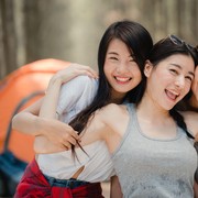 Friendly dan Asyik, 4 Zodiak Ini Bakal Jadi Ibu yang Disukai Teman-Teman Anaknya!