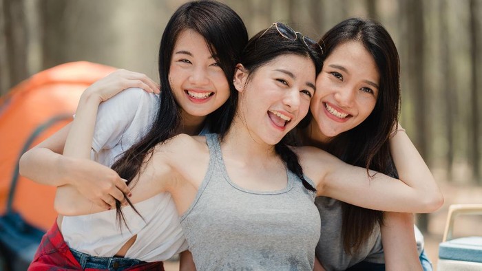 Friendly dan Asyik, 4 Zodiak Ini Bakal Jadi Ibu yang Disukai Teman-Teman Anaknya!