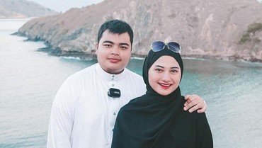 img-title 4 Bulan Ameer Azzikra Wafat, Nadzira Shafa: Aku Masih Pura-pura Kuat