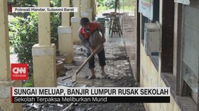 VIDEO: Bangunan Sekolah Rusak Diterjang Banjir Lumpur dan Batu