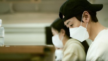 img-title Tantang Diri Sendiri, Eunhyuk Suju Jadi Sutradara Musikal 'Altar Boyz'