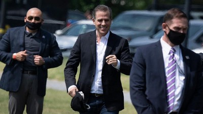 Anggota DPR AS Sebarkan Foto Porno Anak Joe Biden saat Rapat